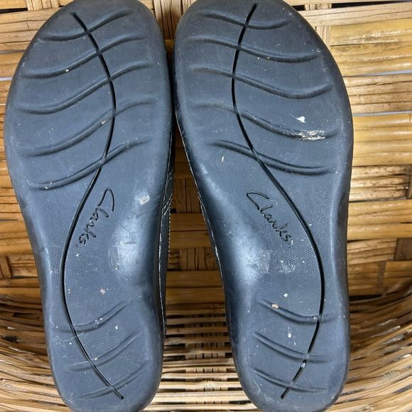 Clarks Black Leather Loafers - Picture 6 of 7